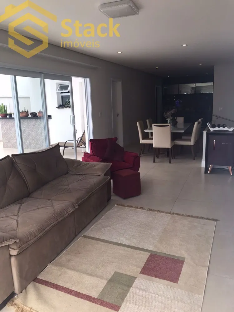 Casa, 3 quartos, 220 m² - Foto 2