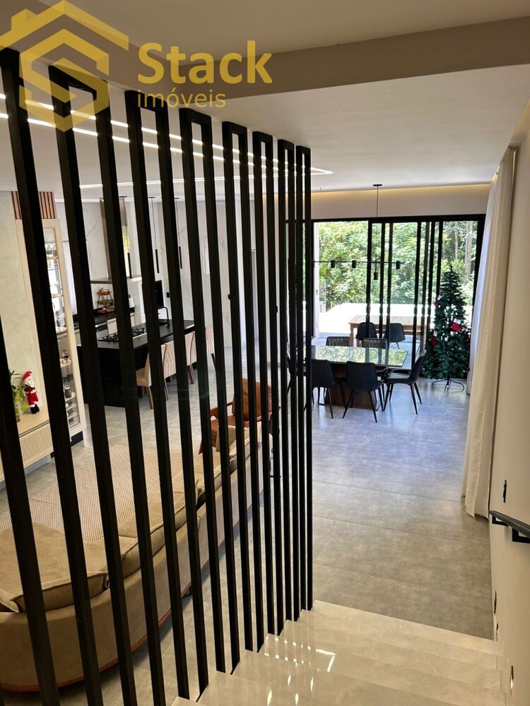 Casa, 4 quartos, 256 m² - Foto 2