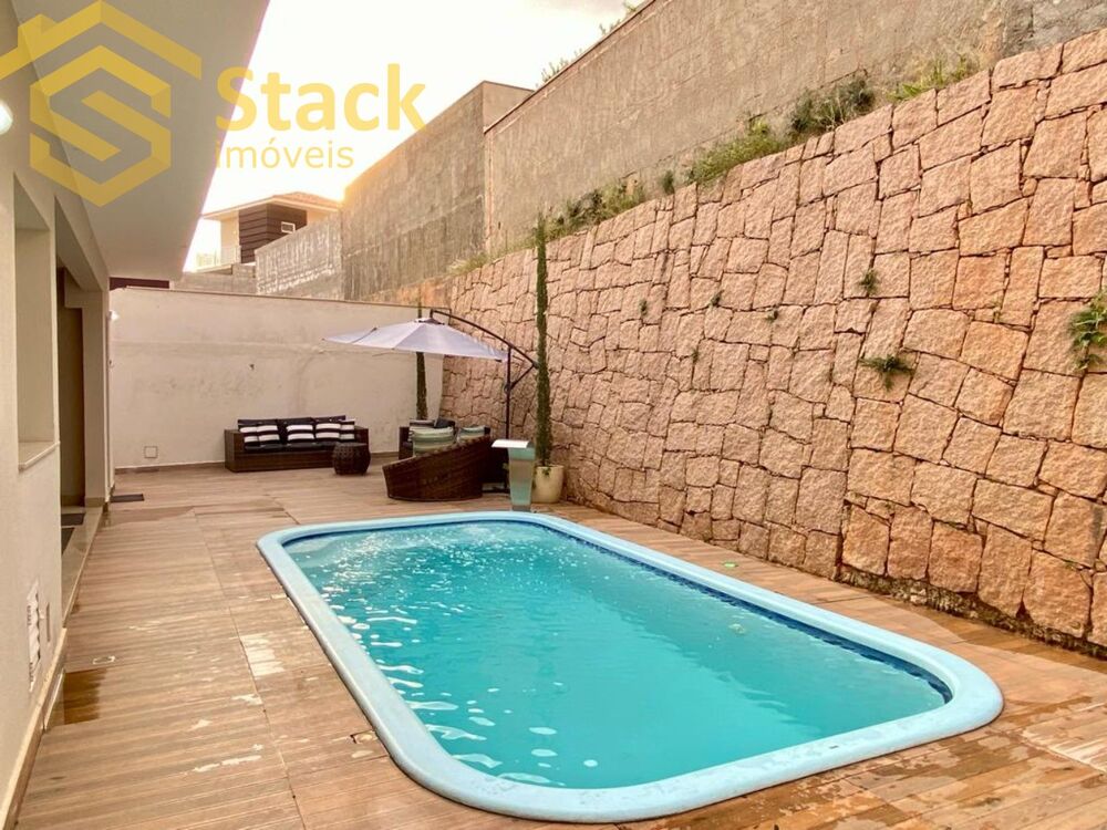 Casa à venda com 4 quartos, 246m² - Foto 3