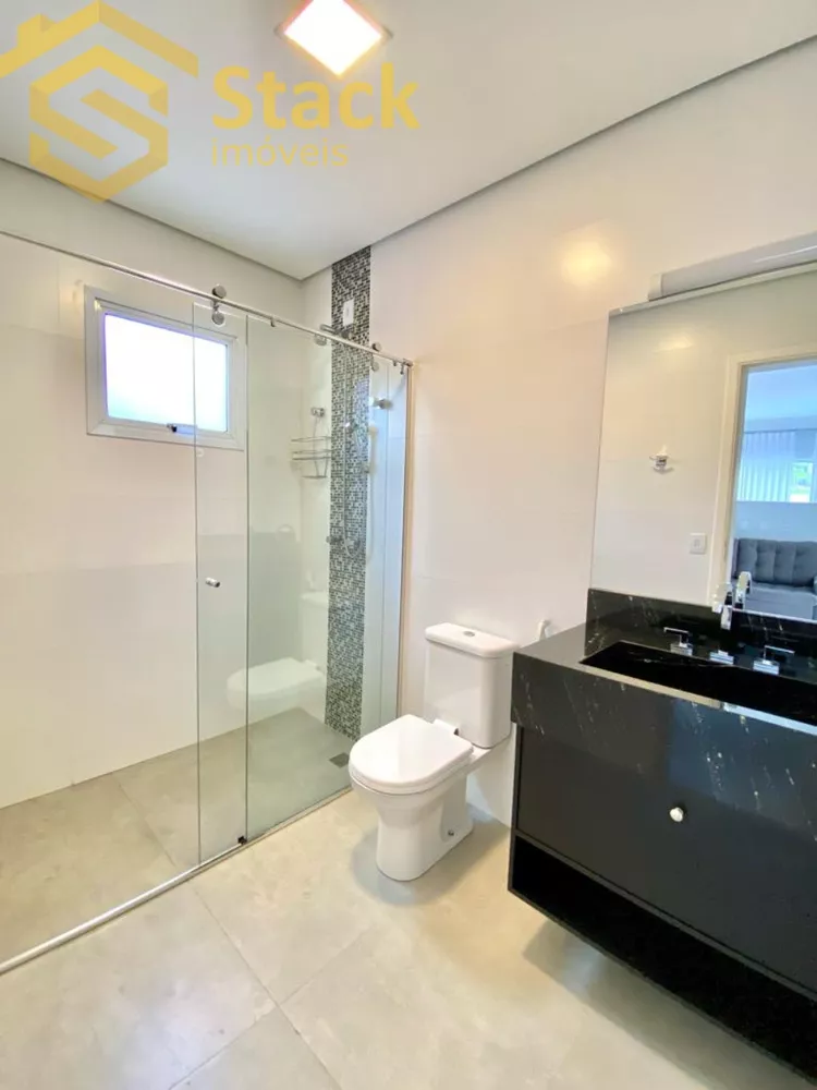 Casa, 4 quartos, 246 m² - Foto 1