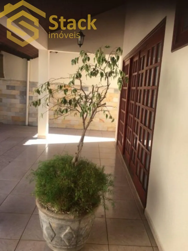 Casa, 3 quartos, 245 m² - Foto 2