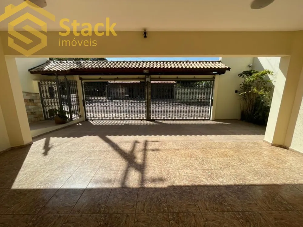 Casa, 3 quartos, 245 m² - Foto 1