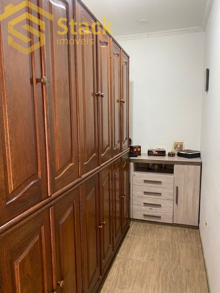 Casa à venda com 4 quartos, 320m² - Foto 17