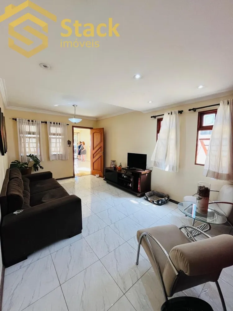 Casa, 4 quartos, 207 m² - Foto 1