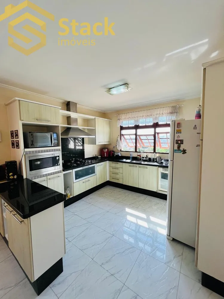 Casa, 4 quartos, 207 m² - Foto 4