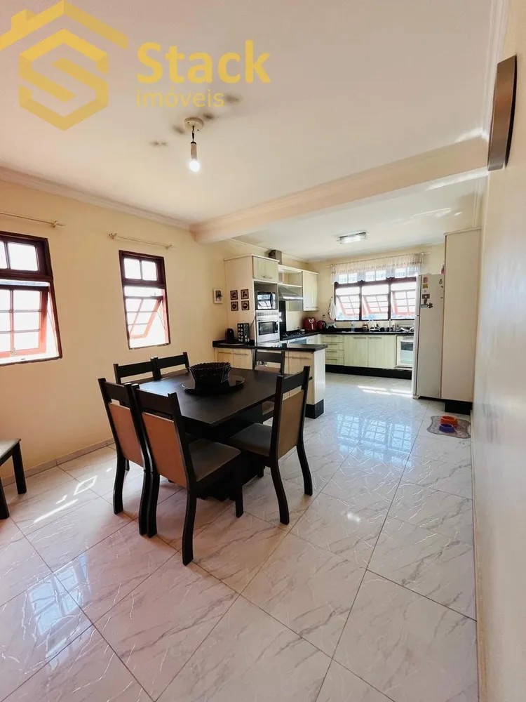 Casa, 4 quartos, 207 m² - Foto 2