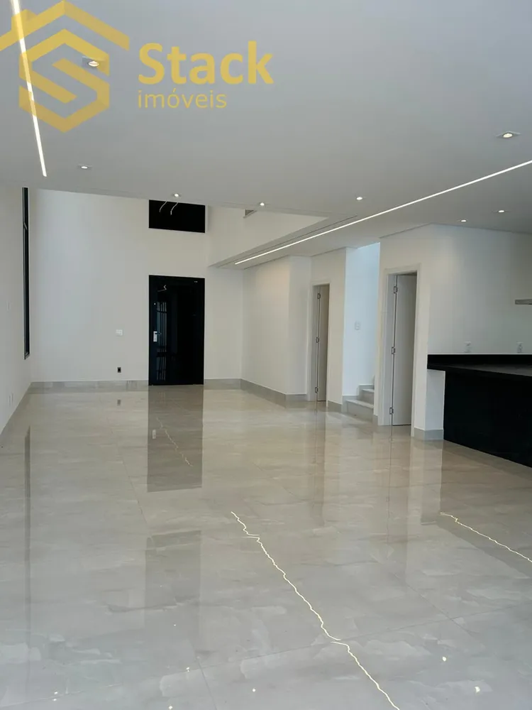 Casa, 3 quartos, 279 m² - Foto 1