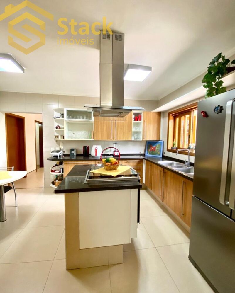 Casa, 5 quartos, 327 m² - Foto 3