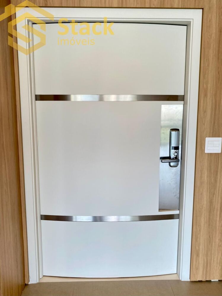 Apartamento, 3 quartos, 216 m² - Foto 1