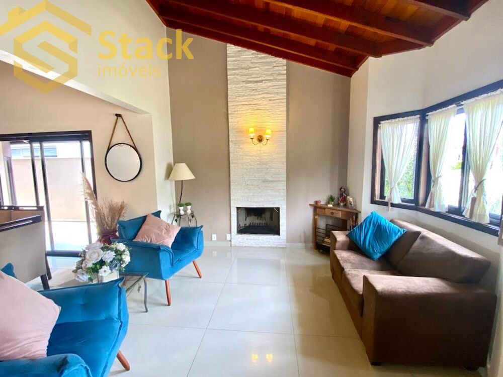 Casa à venda com 4 quartos, 271m² - Foto 2