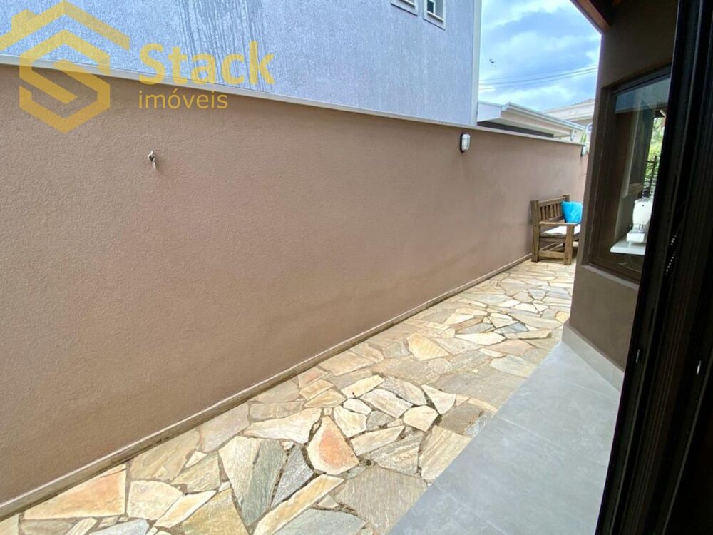 Casa à venda com 4 quartos, 271m² - Foto 13