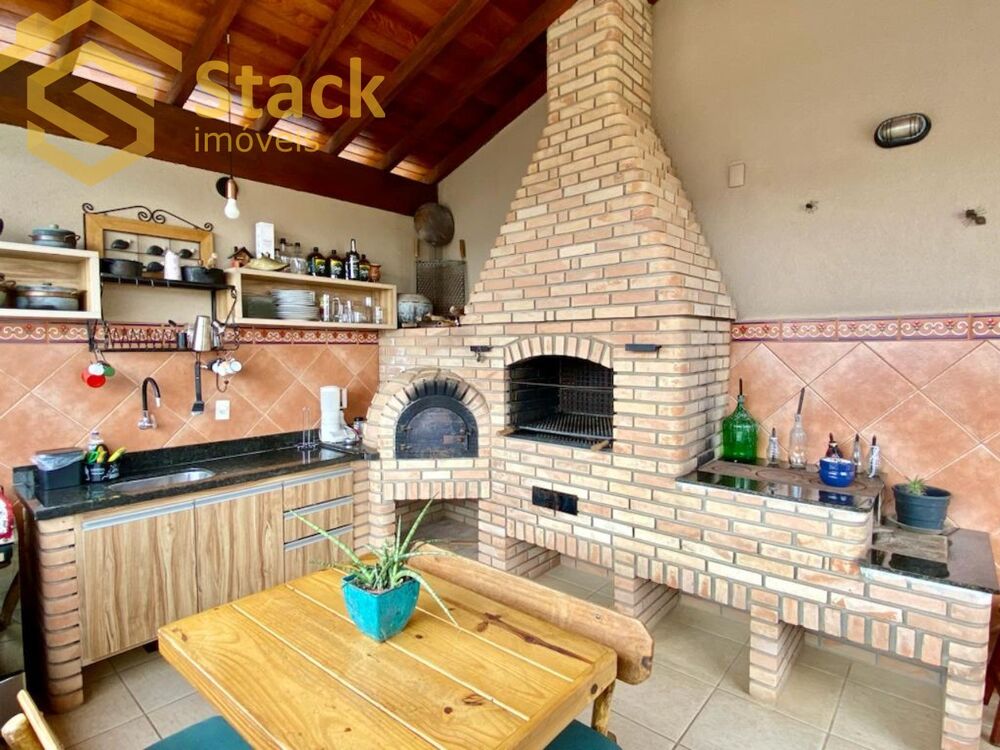 Casa à venda com 4 quartos, 271m² - Foto 26