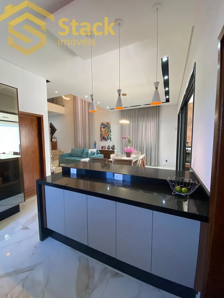 Casa, 3 quartos, 258 m² - Foto 2