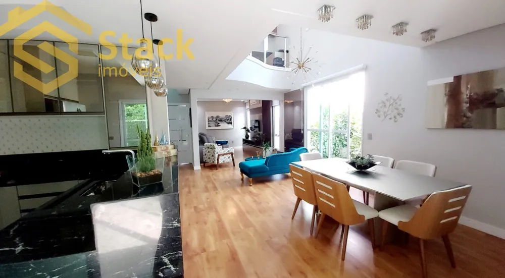 Casa, 3 quartos, 209 m² - Foto 1