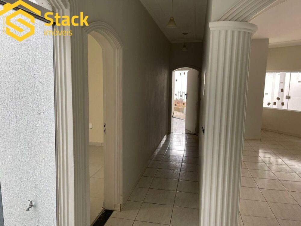 Casa, 4 quartos, 240 m² - Foto 4