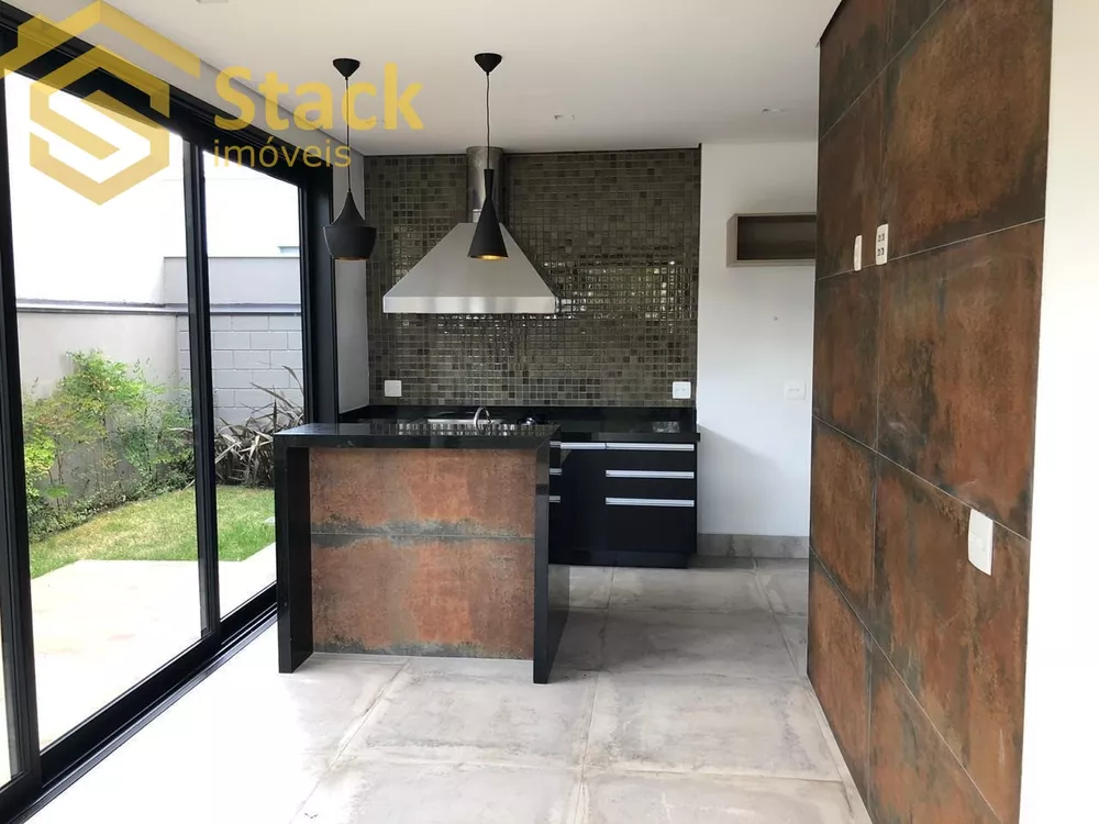 Casa à venda com 3 quartos, 258m² - Foto 2