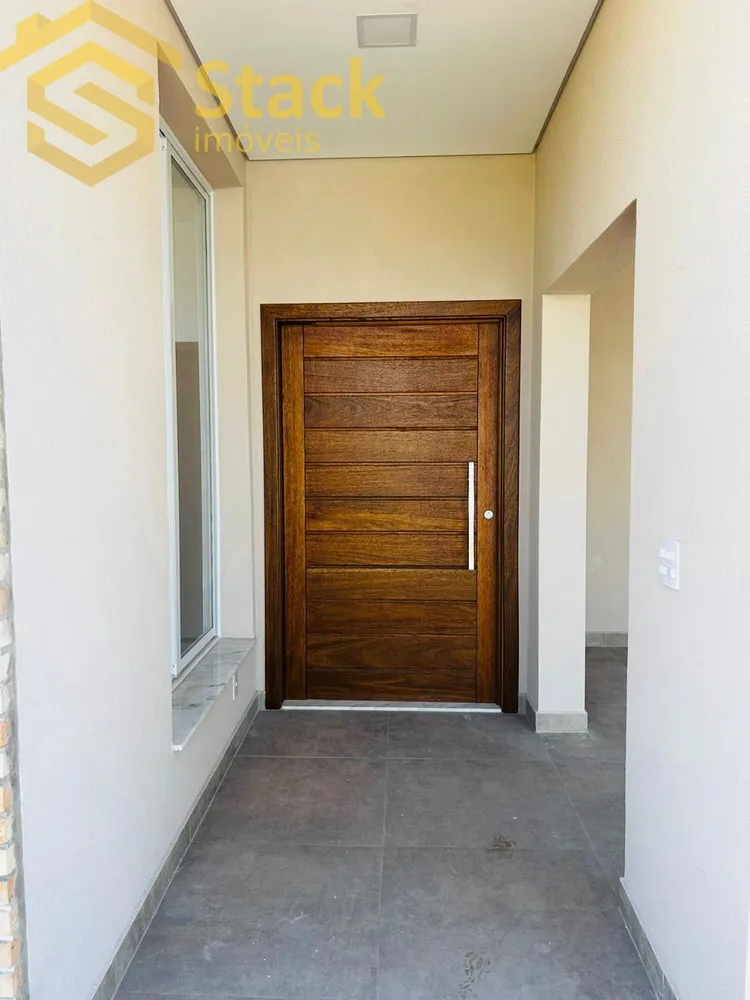 Casa, 4 quartos, 244 m² - Foto 1