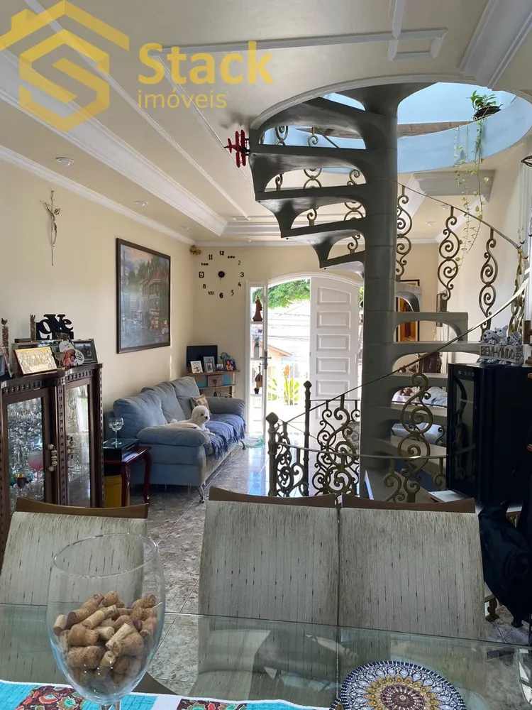 Casa, 3 quartos, 203 m² - Foto 2