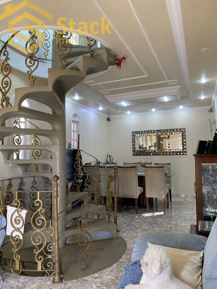 Casa, 3 quartos, 203 m² - Foto 1