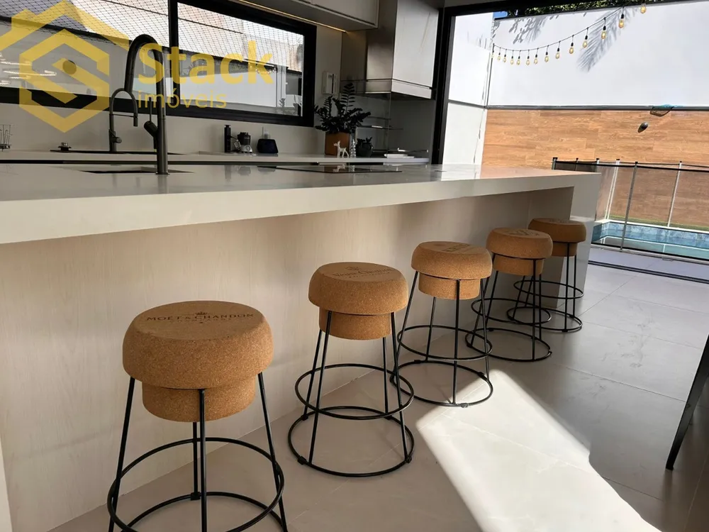 Casa, 4 quartos, 268 m² - Foto 3