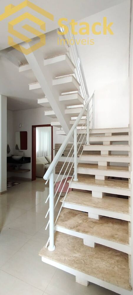 Casa, 4 quartos, 253 m² - Foto 1