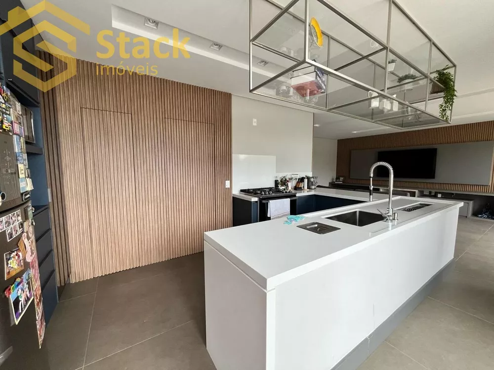 Casa à venda com 3 quartos, 290m² - Foto 4