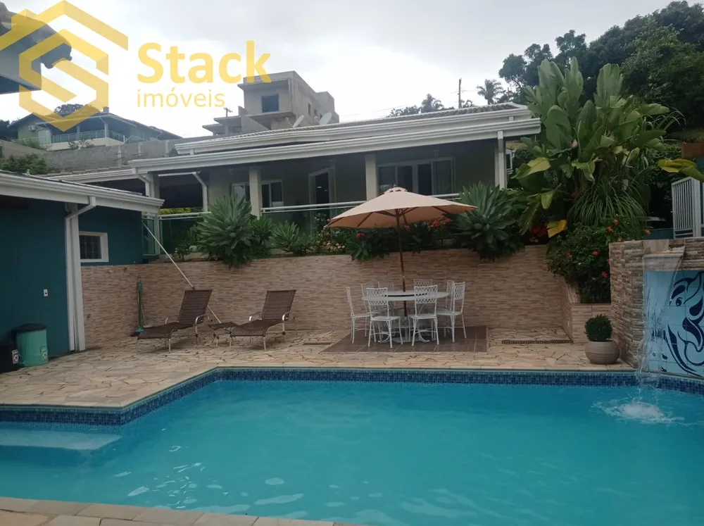 Casa, 3 quartos, 245 m² - Foto 1