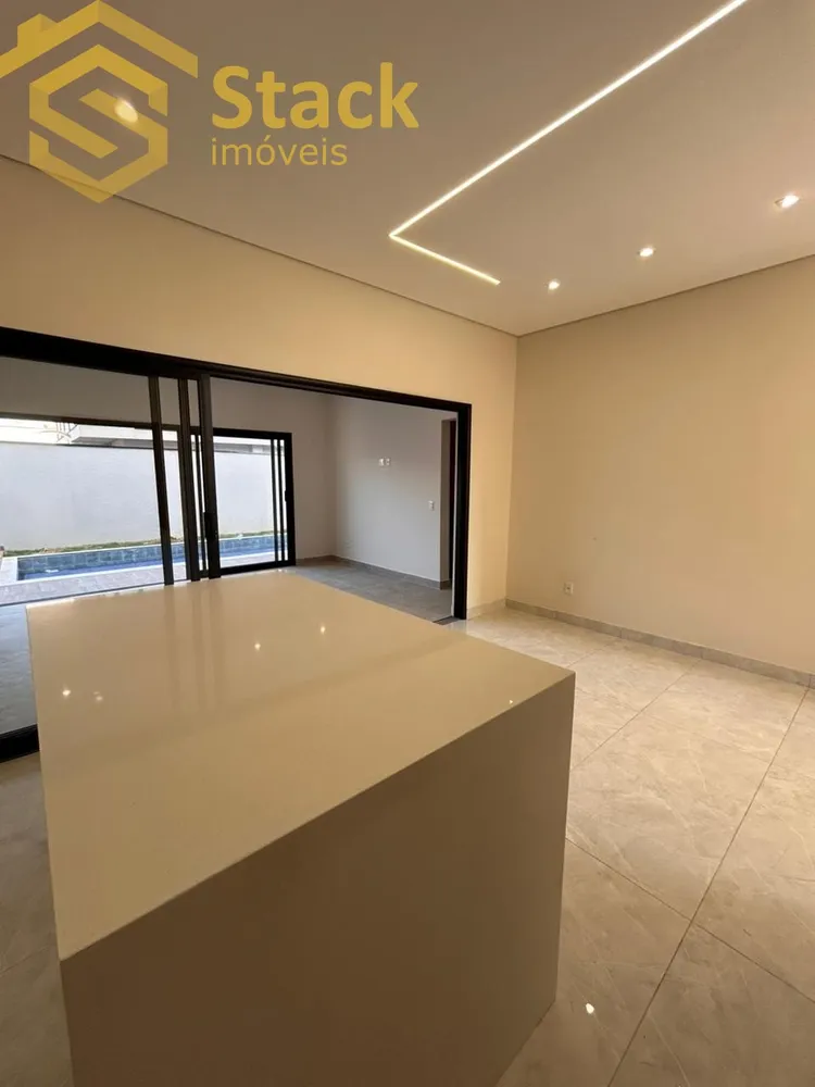 Casa, 4 quartos, 217 m² - Foto 2