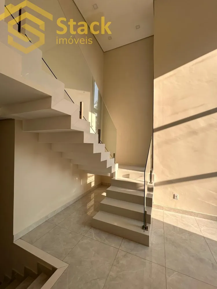 Casa, 4 quartos, 217 m² - Foto 1