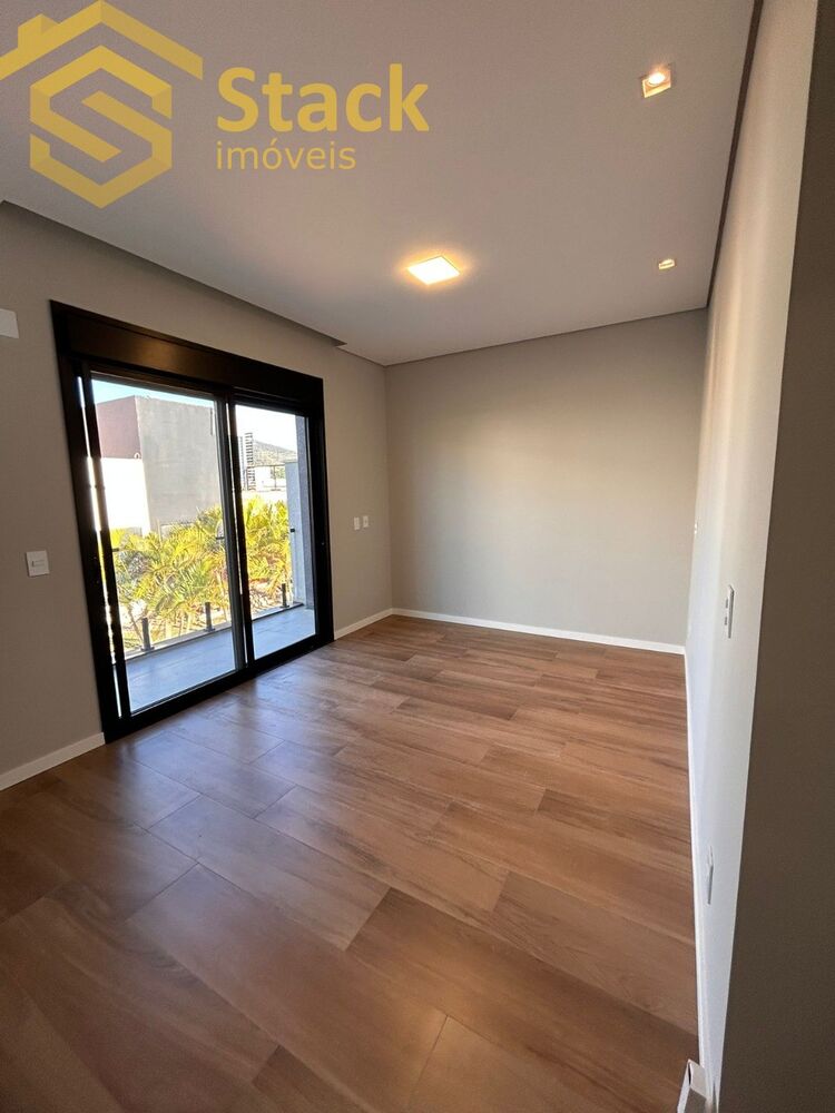 Casa à venda com 3 quartos, 215m² - Foto 14