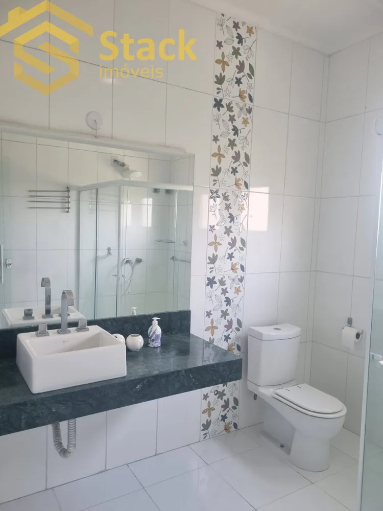 Chácara, 4 quartos, 1040 m² - Foto 1