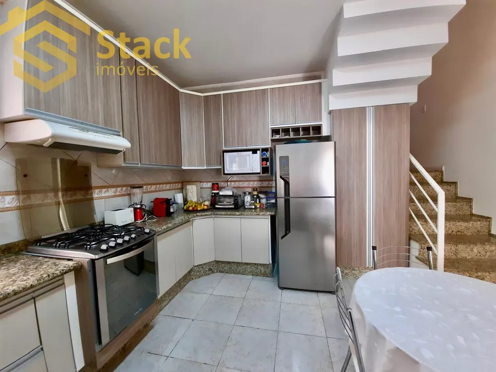 Casa, 3 quartos, 205 m² - Foto 2