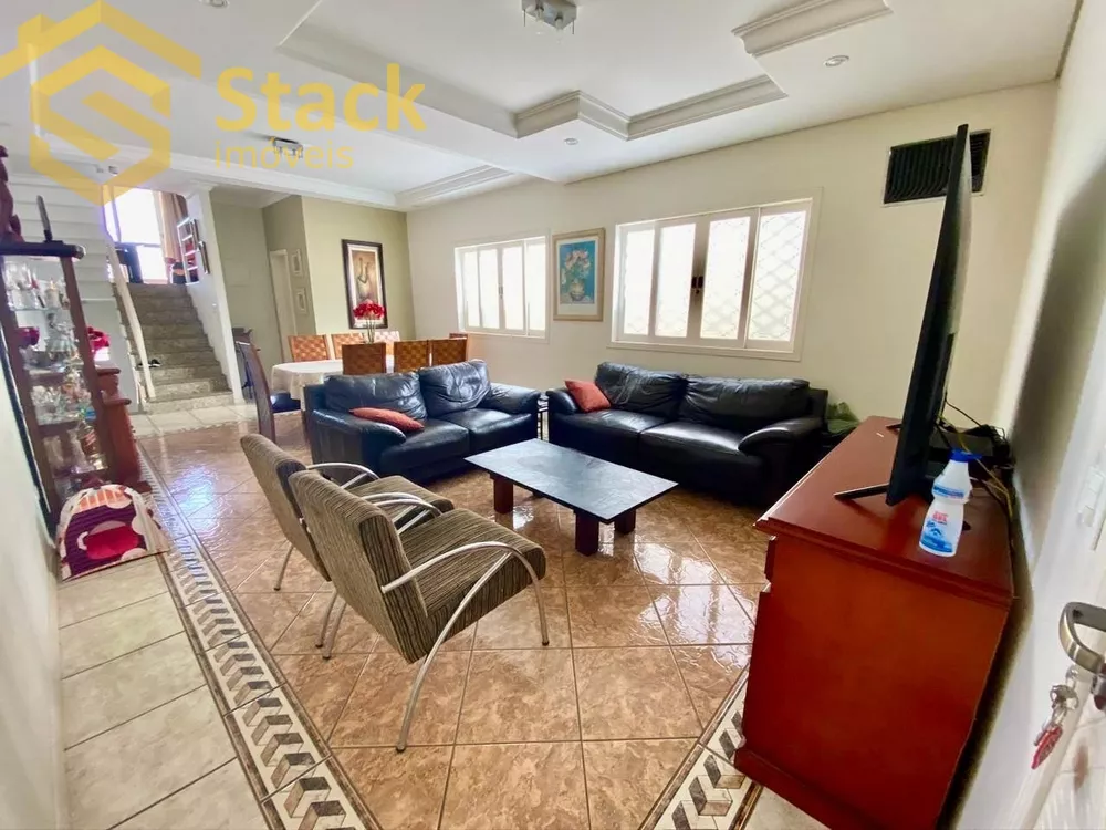Casa, 3 quartos, 205 m² - Foto 1