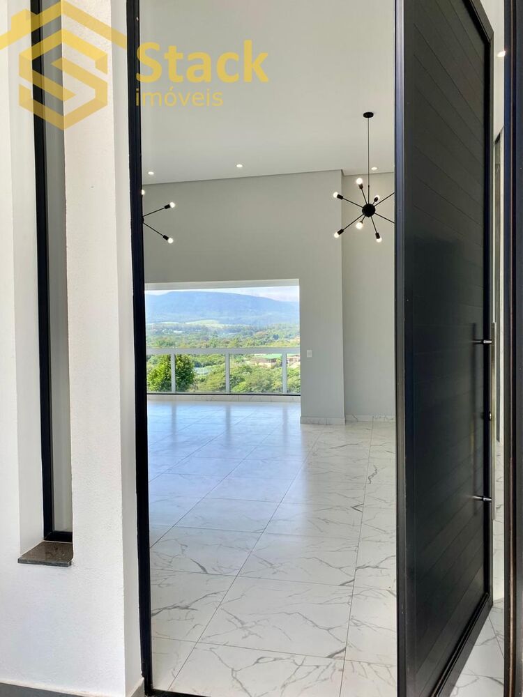 Casa à venda com 3 quartos, 242m² - Foto 2