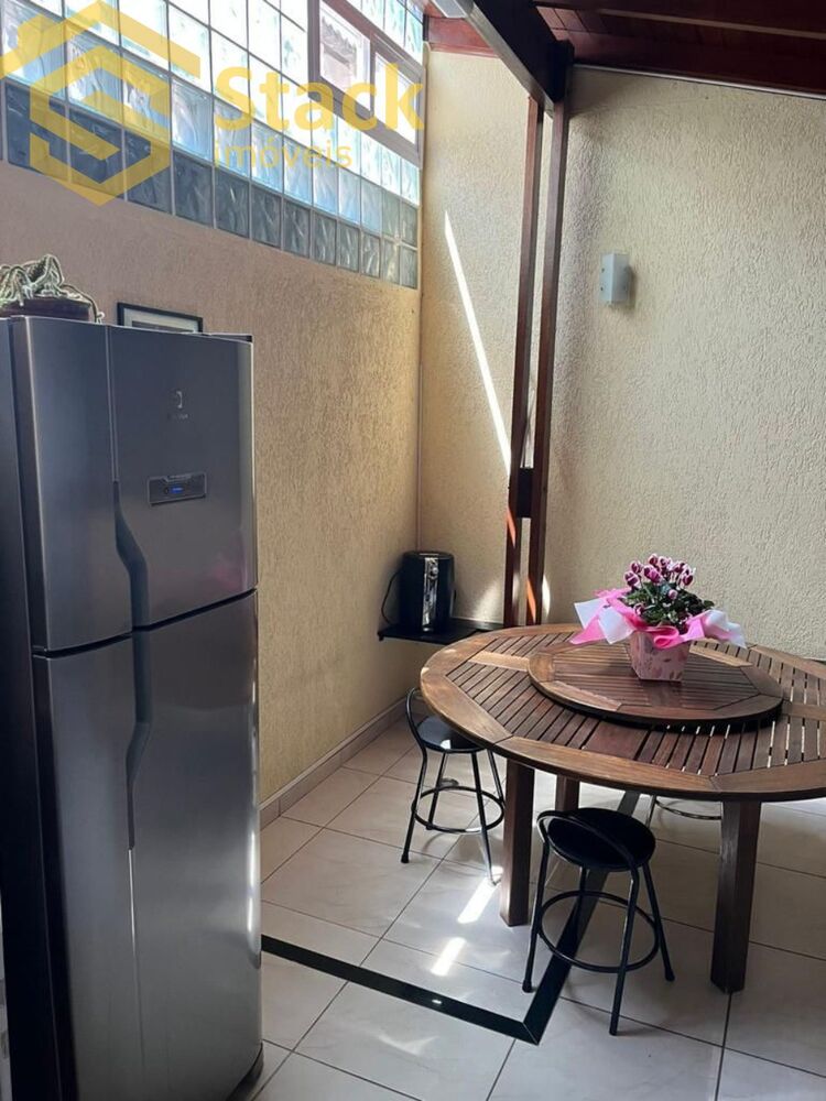 Casa à venda com 3 quartos, 110m² - Foto 15