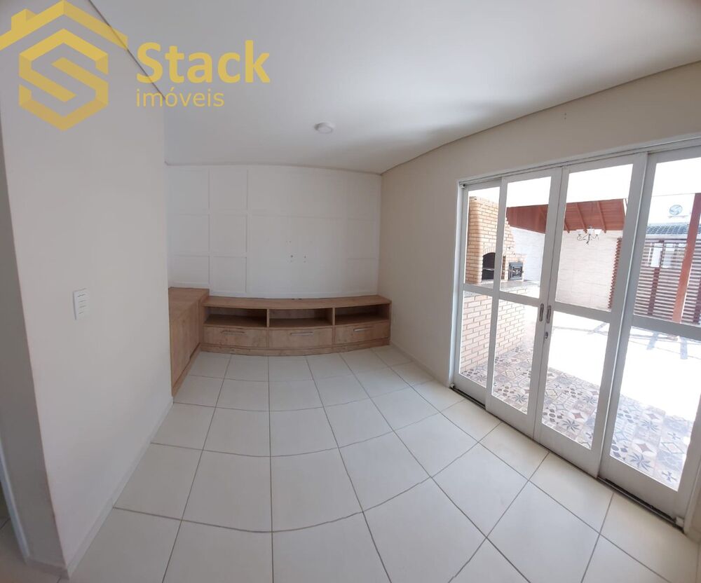 Casa à venda com 3 quartos - Foto 2