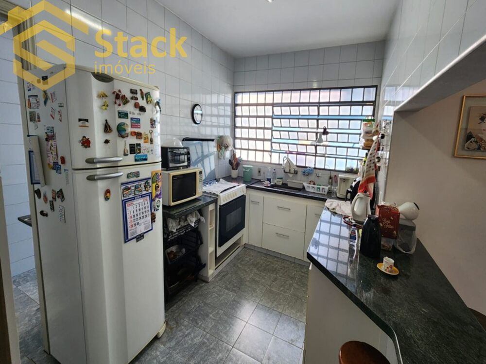 Casa, 3 quartos, 229 m² - Foto 2