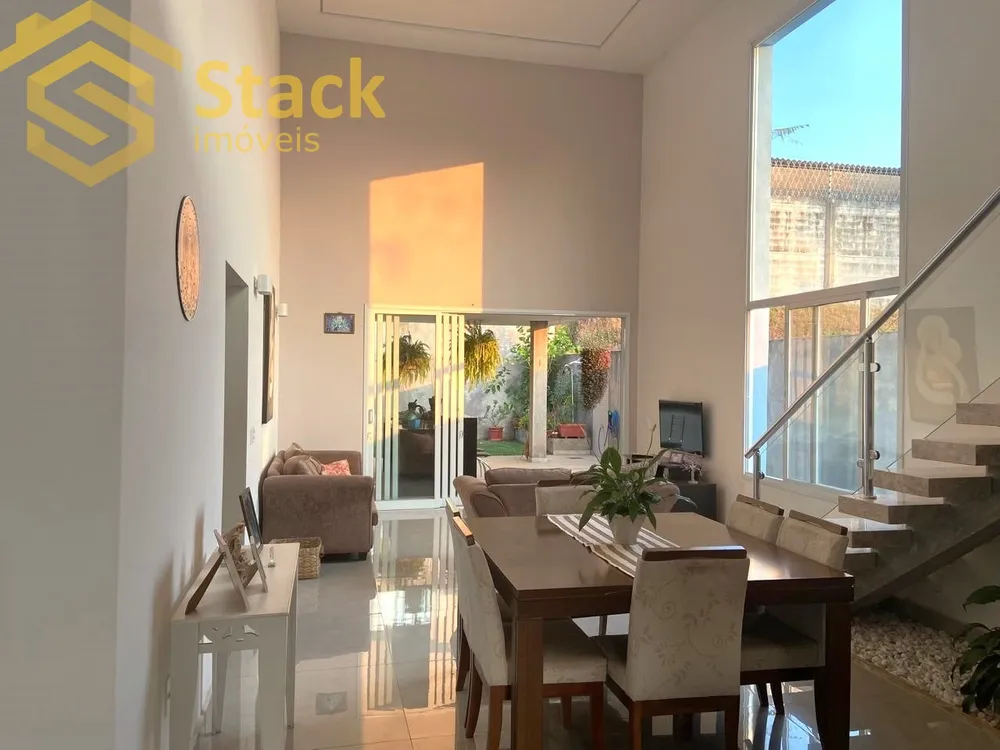 Casa, 3 quartos, 240 m² - Foto 2