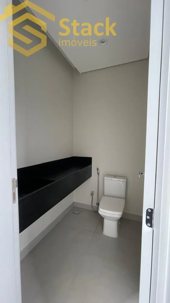 Casa, 3 quartos, 244 m² - Foto 1