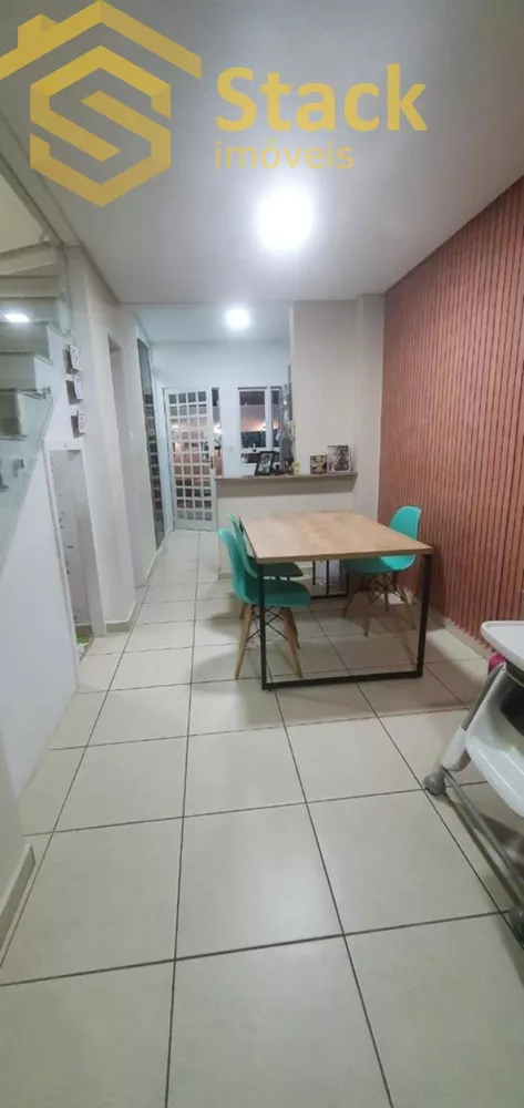 Casa à venda com 2 quartos, 79m² - Foto 2