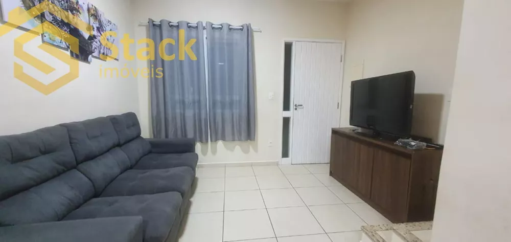 Casa à venda com 2 quartos, 79m² - Foto 1