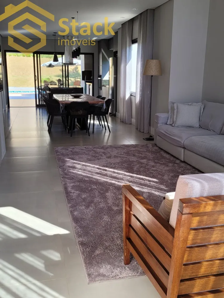 Casa, 3 quartos, 263 m² - Foto 1