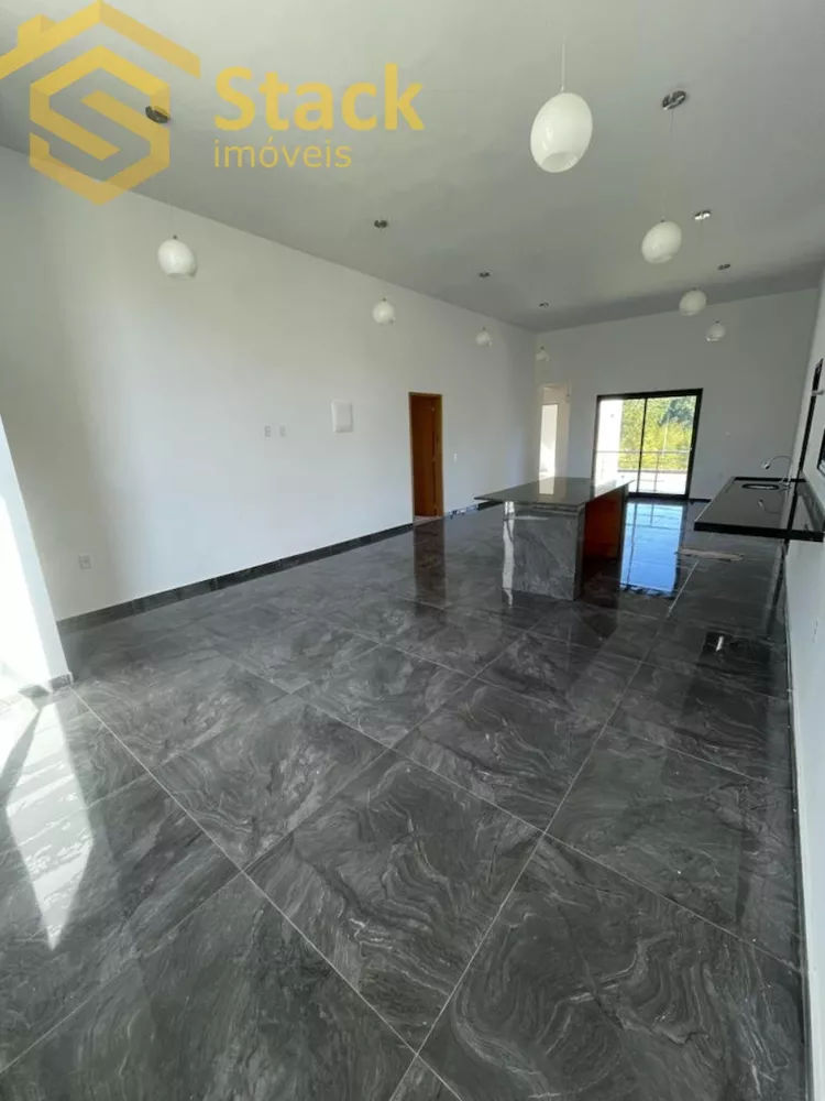 Casa à venda e aluguel com 3 quartos, 168m² - Foto 2