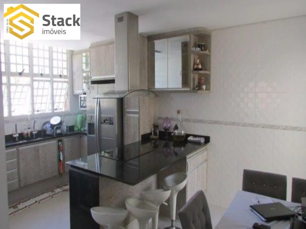 Casa, 3 quartos, 262 m² - Foto 1