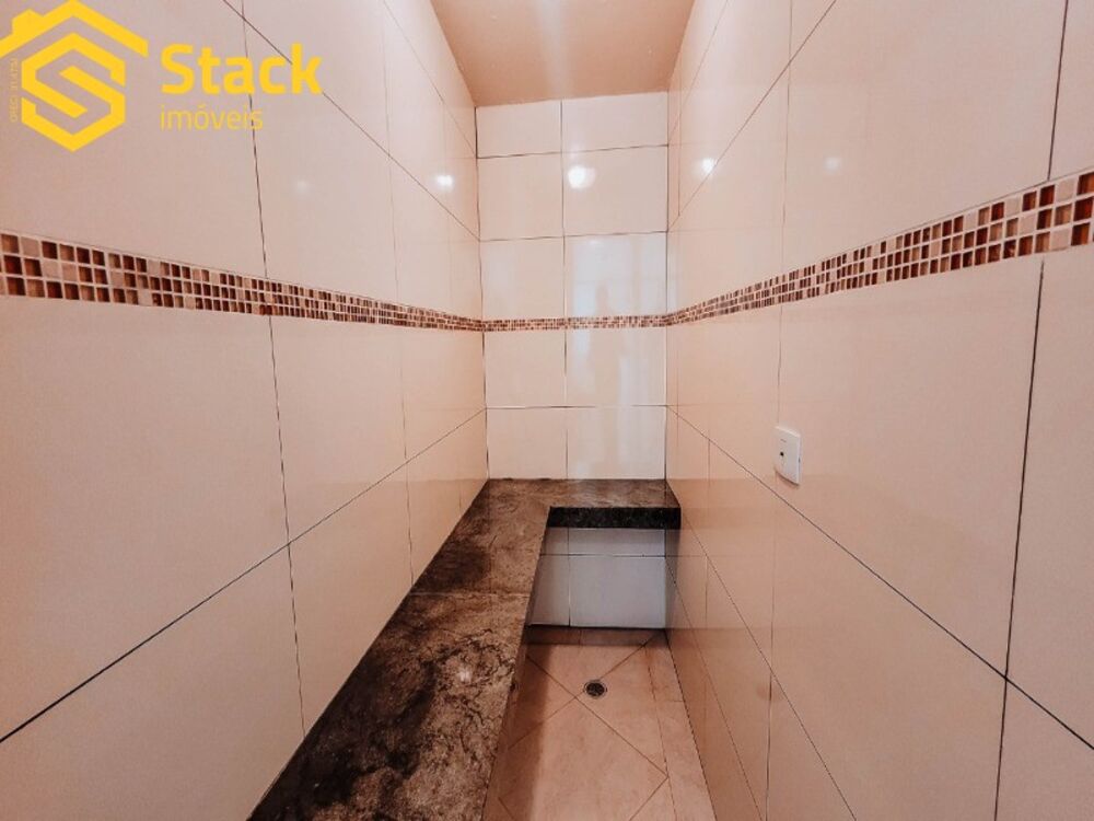 Casa à venda e aluguel com 5 quartos, 610m² - Foto 2