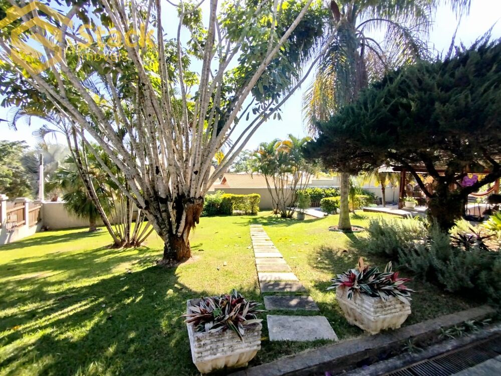 Casa à venda com 4 quartos, 405m² - Foto 1