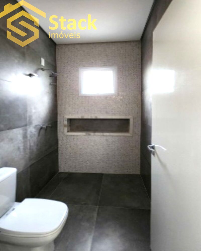 Casa, 4 quartos, 256 m² - Foto 1