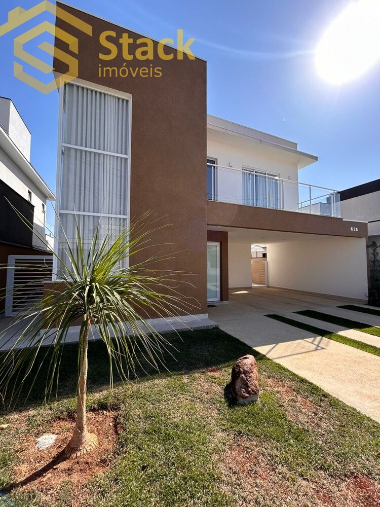 Casa à venda com 4 quartos, 235m² - Foto 1