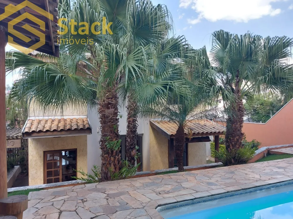 Casa, 3 quartos, 226 m² - Foto 1