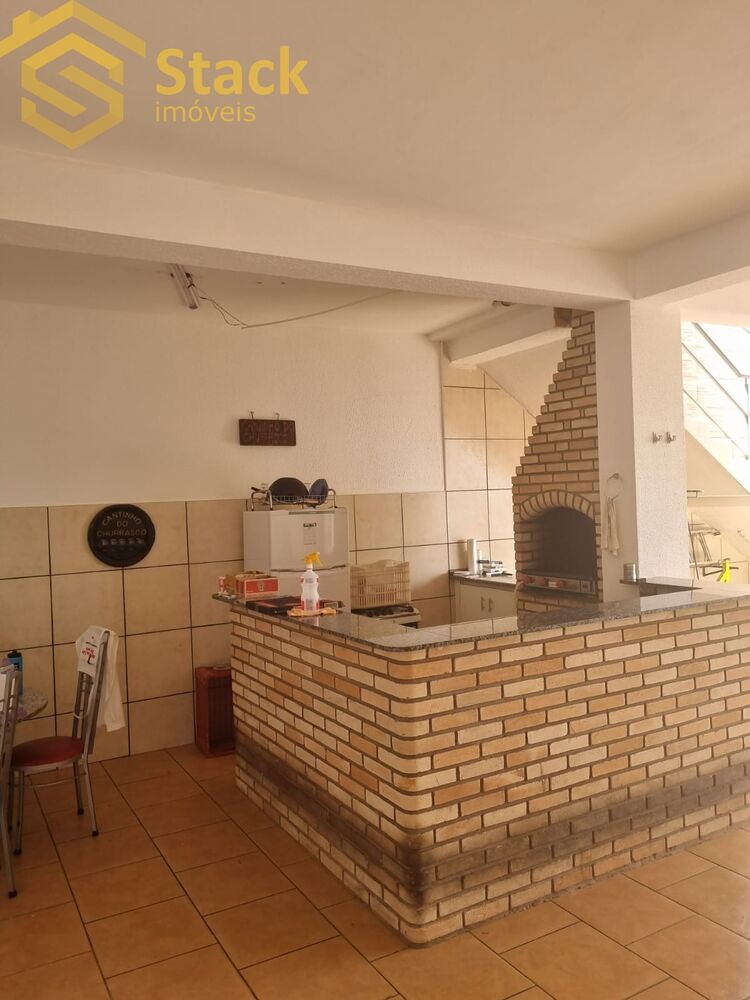 Casa, 3 quartos, 266 m² - Foto 1